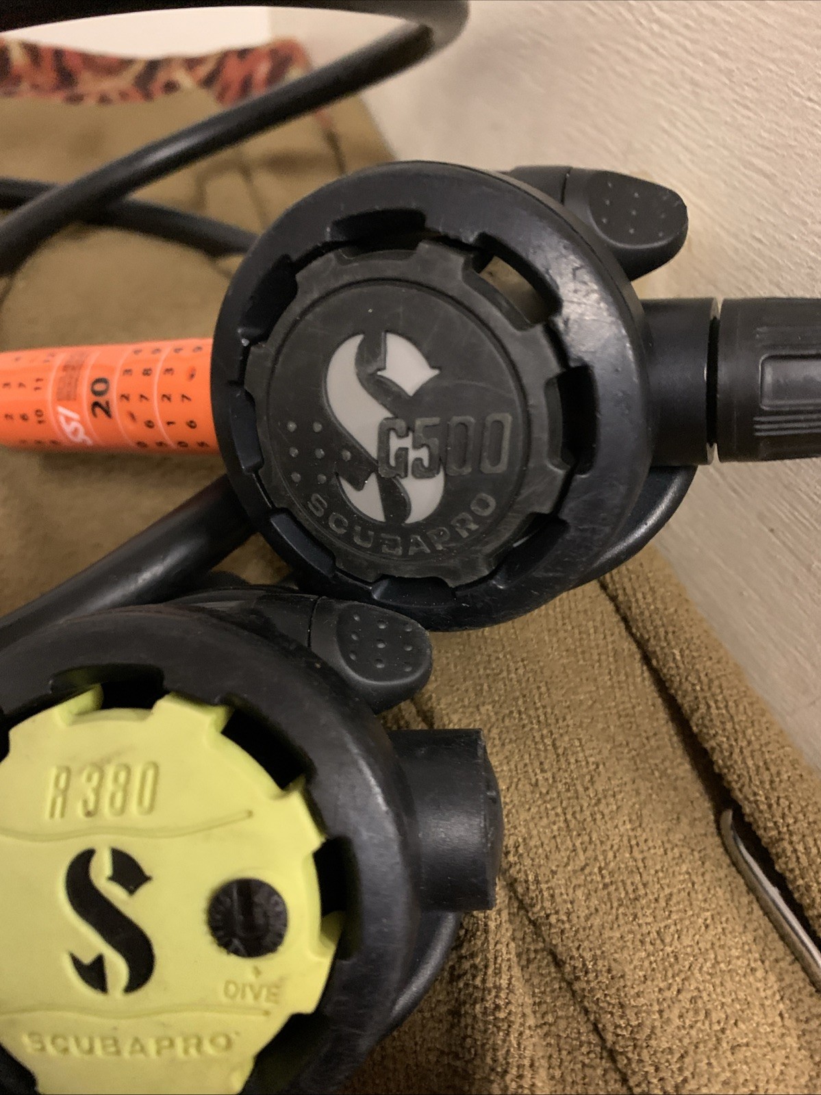 Scuba Pro R380 & G5000 Regulator & Suunto 3 Console Gauge Set Great Shape Lot