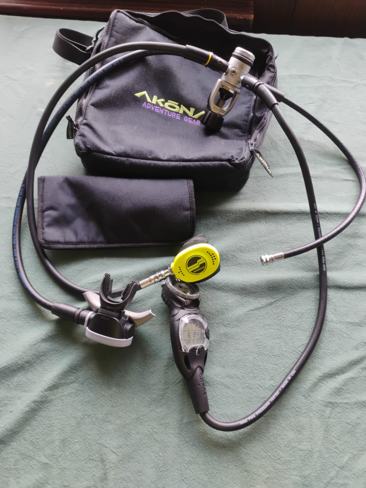 Suunto Cobra Air Integrated Dive Comp And Octopus Sherwood Oasis Regs New Batt.