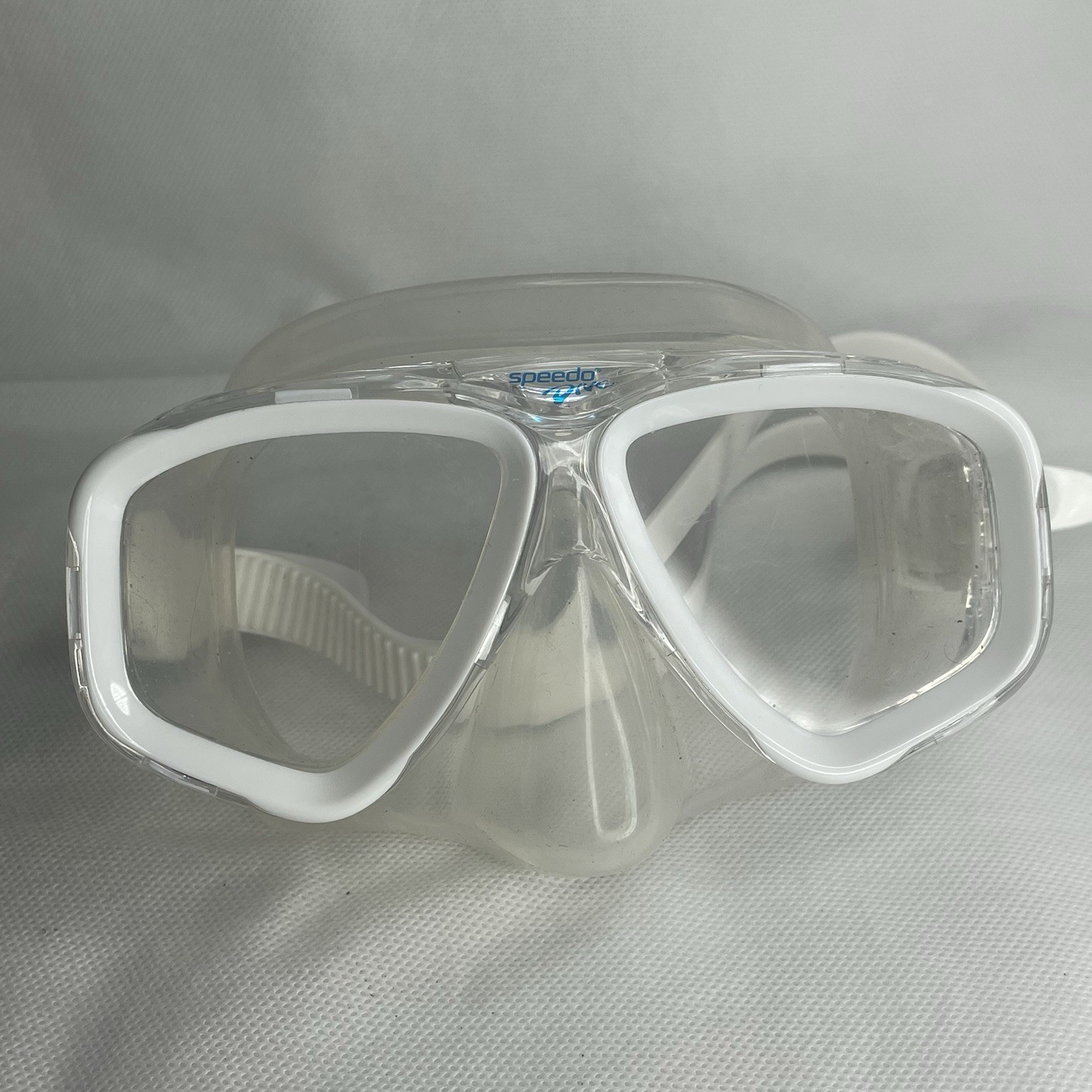 Speedo Jr. Adventure Dive Mask and Matching Snorkel with Clip Set White Clear