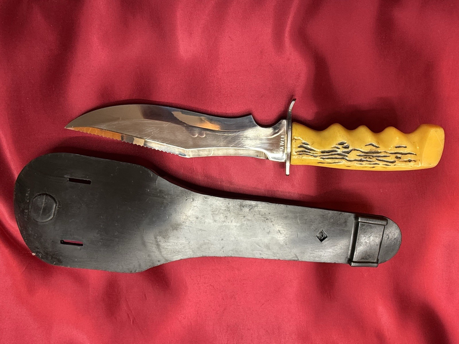 Vtg ScubaPro Diving, Camping , Scuba Knife AO1414 With Sheath Made In Italy