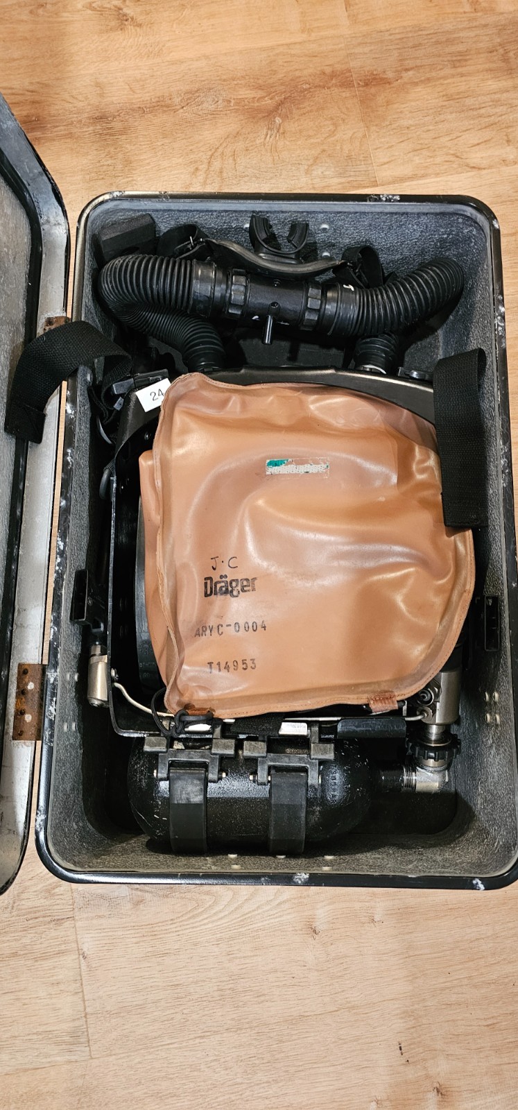 Dräger LAR VI.1 Closed Circuit SCUBA Diving Apparatus Kit with Case Drager