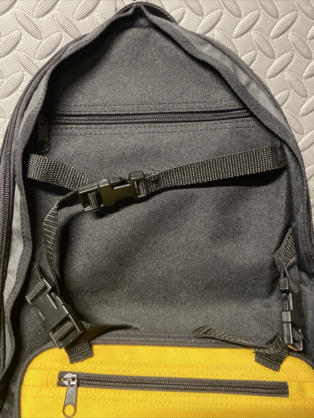 Body Glove Snorkeling Travel Backpack Black Yellow Zipper Pockets 59
