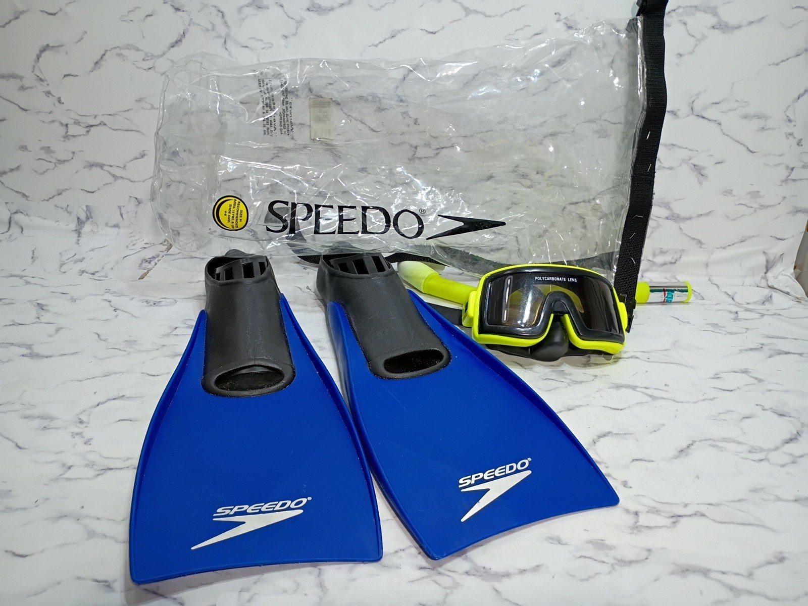 Speedo Short Swim Fins And Full-face Snorkel mask with dry-top Snorkel Orig. Bag