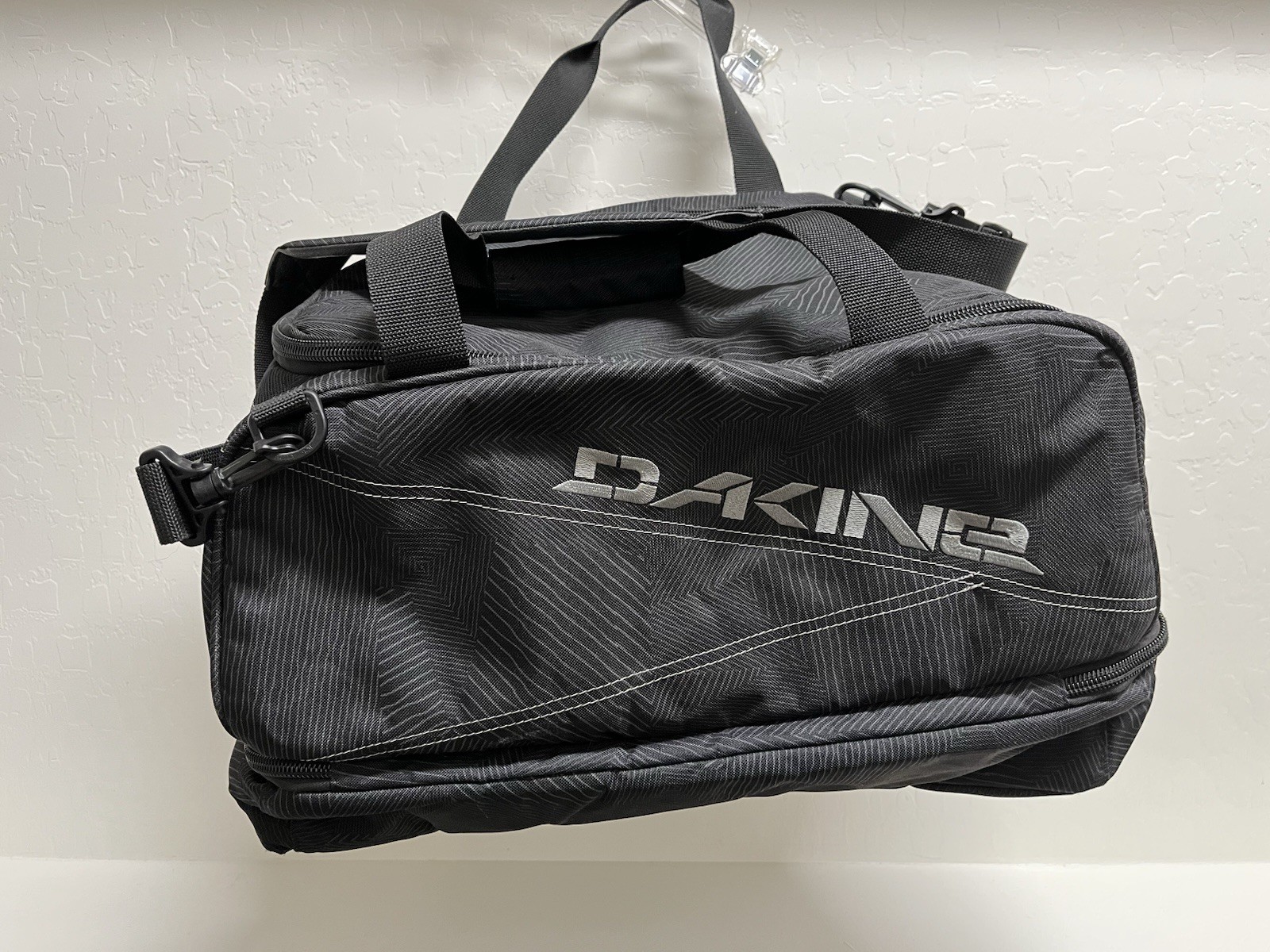 Dakine Wet/Dry Duffle EQ Bag 2 Compartment Snow Sports Scuba Gear Large 24×15 “