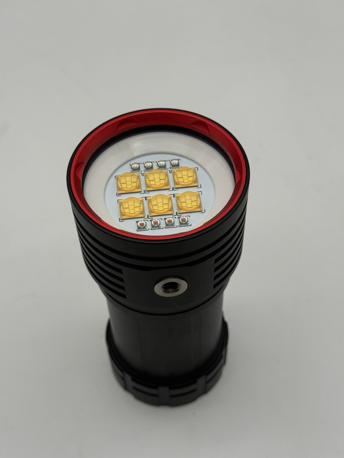LetonPower Diving Flashlight, L24 12000Lumens Dive Light,100m Underwater Vide…