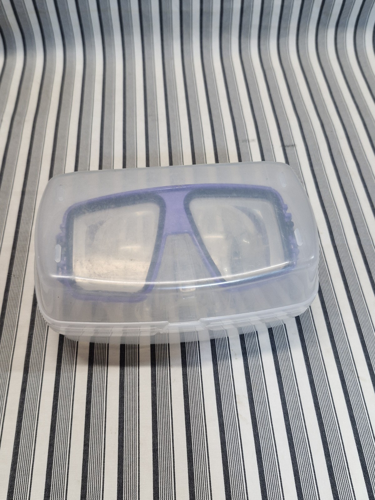 US Divers Hawaii 2 Snorkeling Diving Mask Purple Clear Adult w/ Storage Case