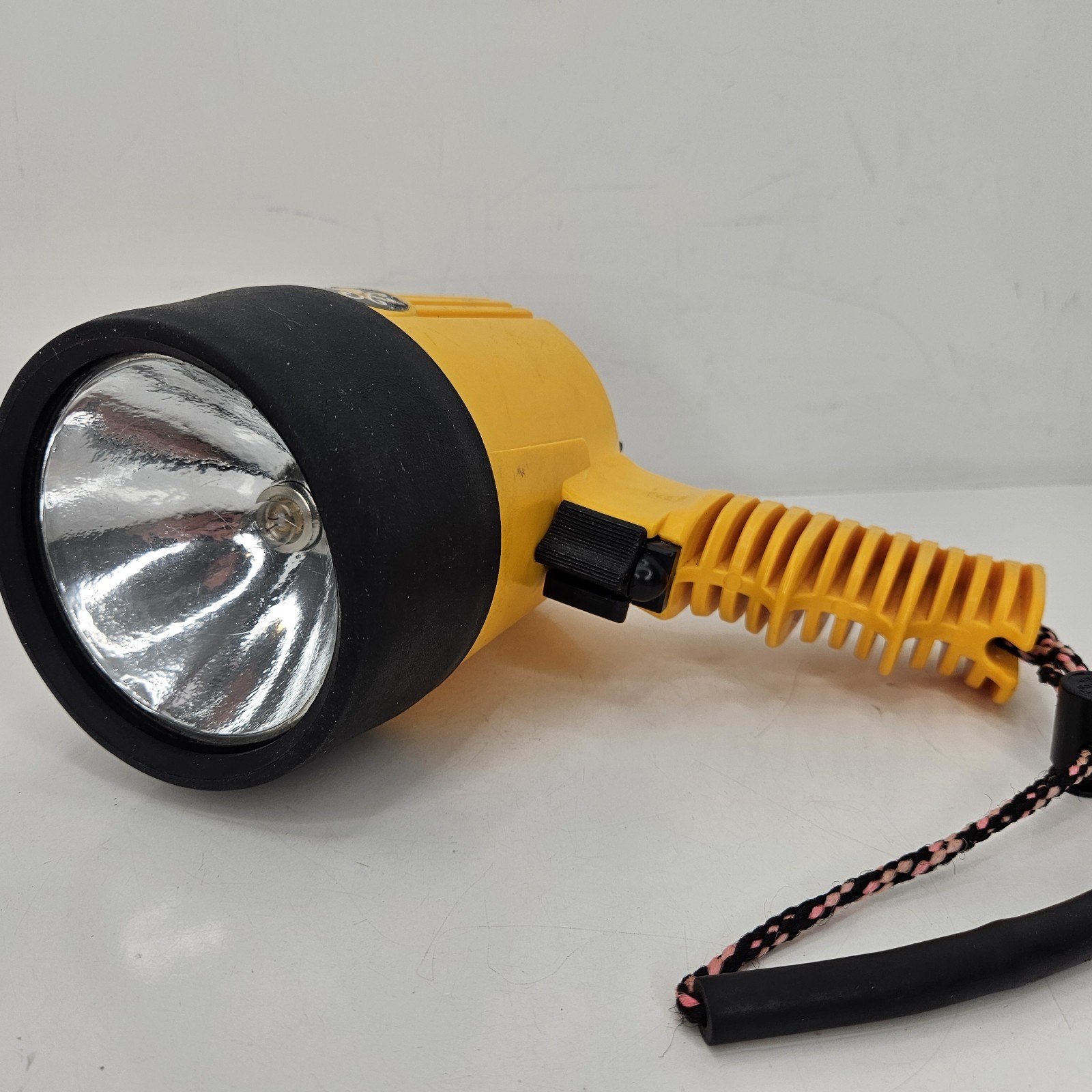 Scuba Ikelite RCD Underwater Flashlight Deepsea Dive Light 4D Cell Yellow TESTED