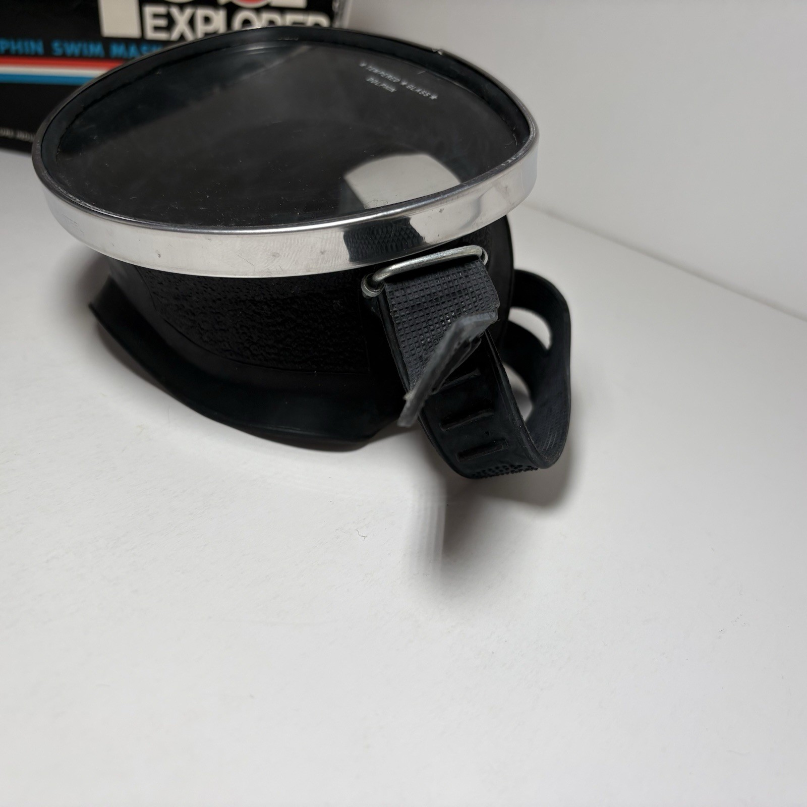 Aqua Explorer Dolphin Swim Mask Model E-1600 Original Open Box Rubber Eyewear