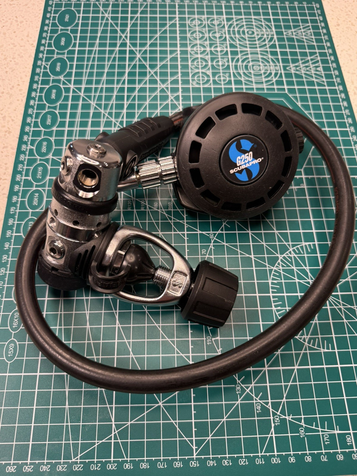 Scubapro Mk20/G250 Diving Regulator System w/Bag – Yoke- MINT CONDITION