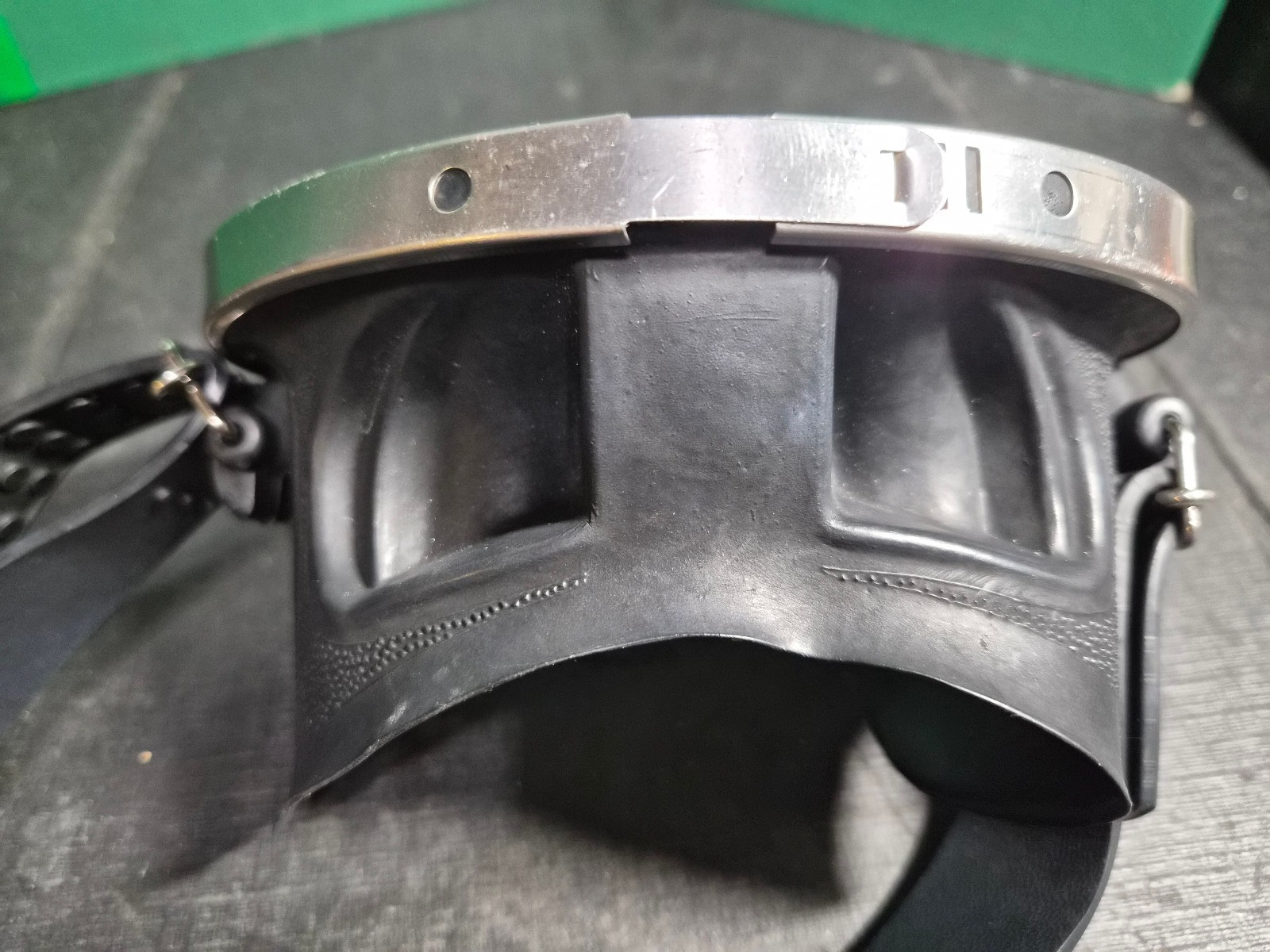 Vintage Scuba Pro Dive Mask Metal Rubber Tempered Oval Glass Black