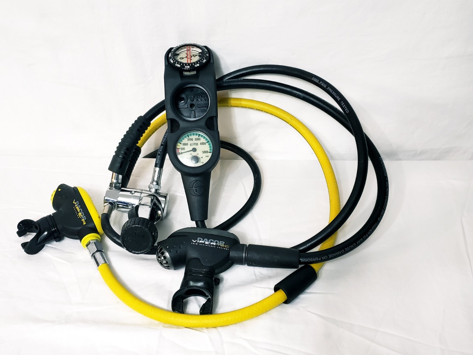 Dacor Viper Tec 1st & 2nd Stage w/ Oceanic Octopus & Genesis Dive Gauge