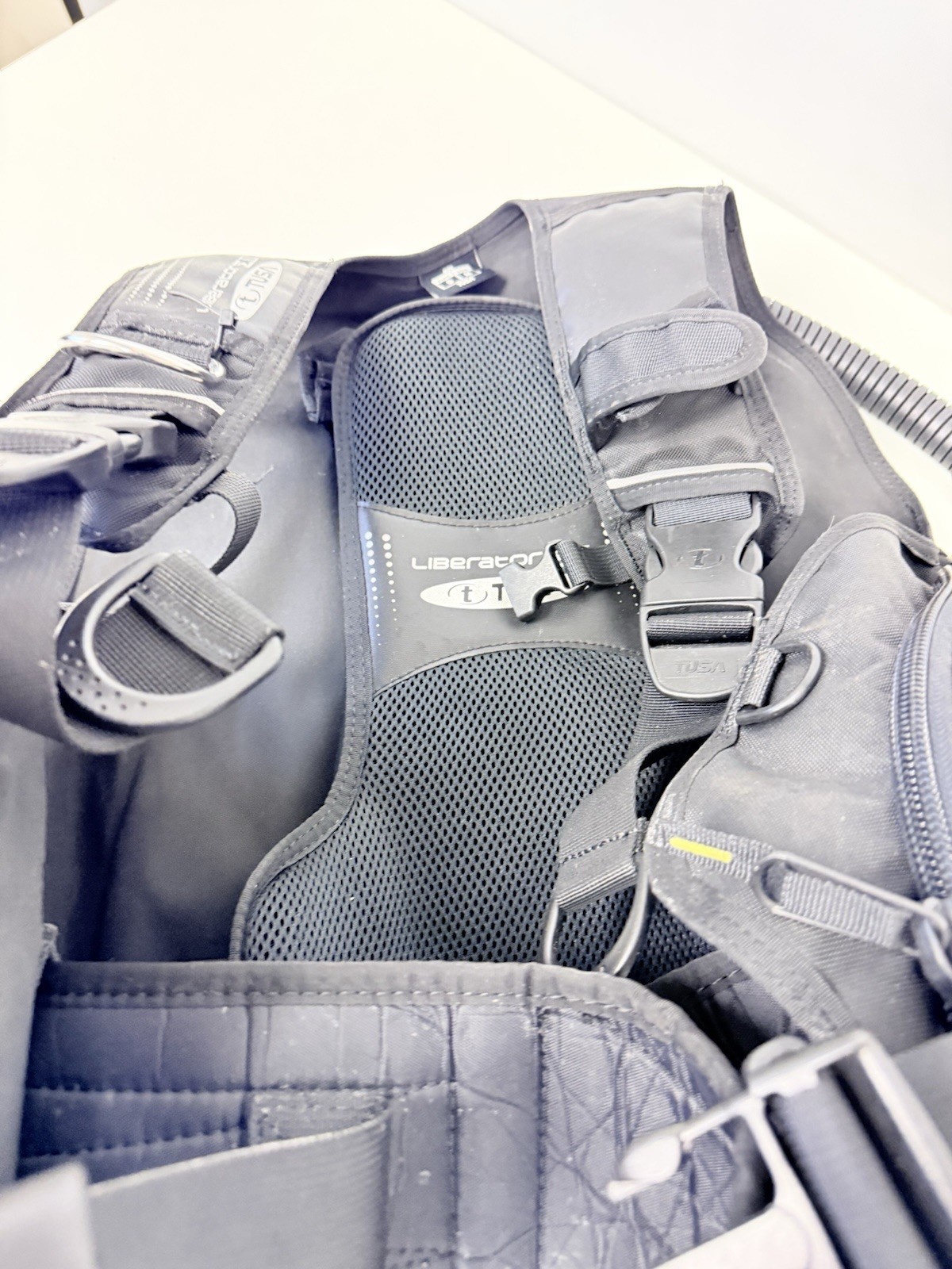 TUSA Liberator Sigma II BCD, Black Medium Vest