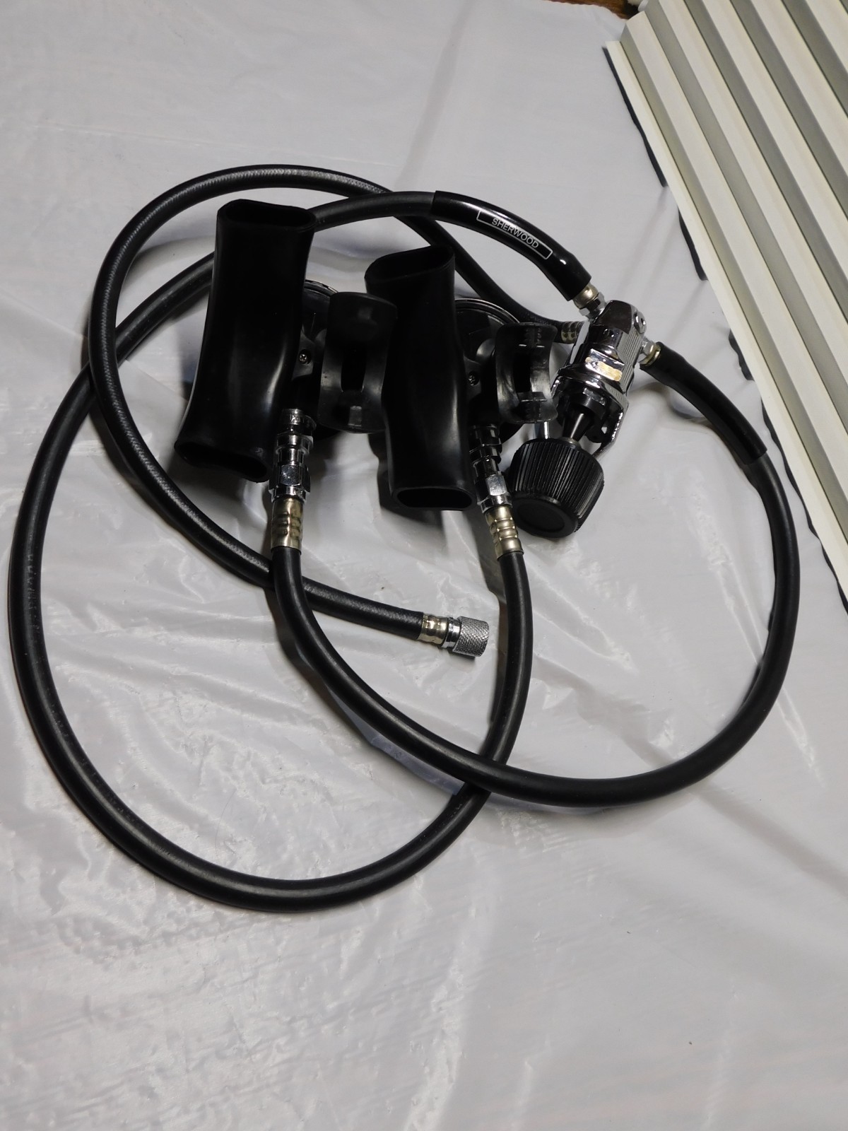 SHERWOOD 3100 SCUBA DIVING REGULATOR & SET