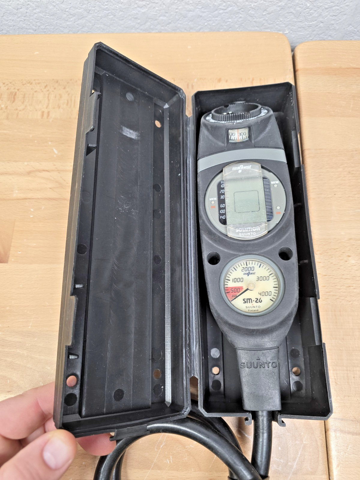 Suunto Seaquest Gauge Console SM-26 Solution Computer, Compass SPG Hose Case