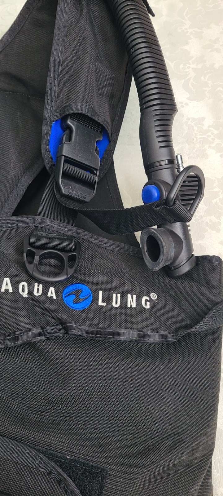 Aqua Lung Maverick RDS Dive Vest With Hose Size Large EXCEPTIONAL CONDITION