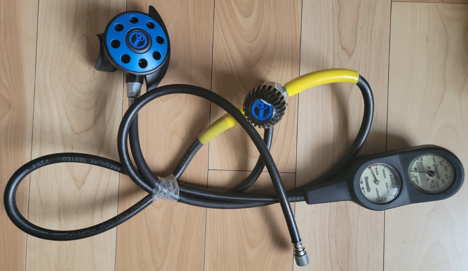 Oceanic 200ft Depth Gauge Puck Scuba Dive Aqualung Regulator Meter UNTESTED READ