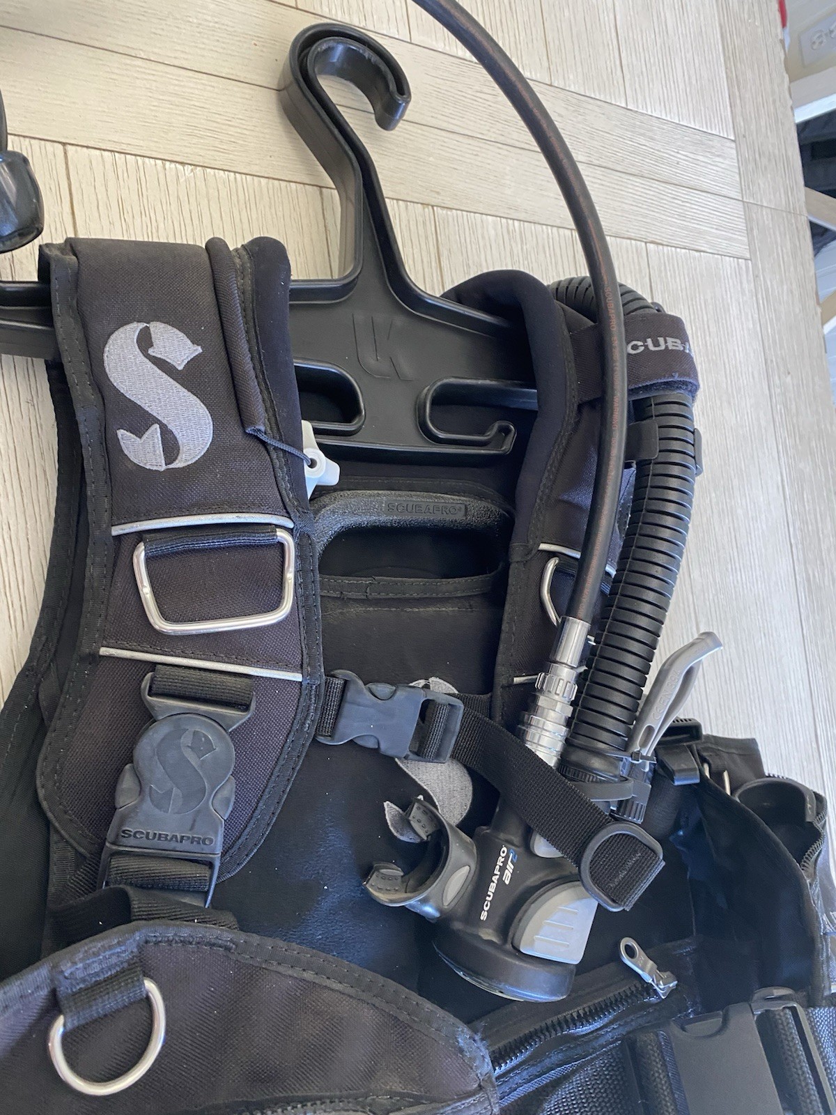 Scubapro Glide Plus LARGE BCD w/ Air 2 + MK17/X650 Regulator Set