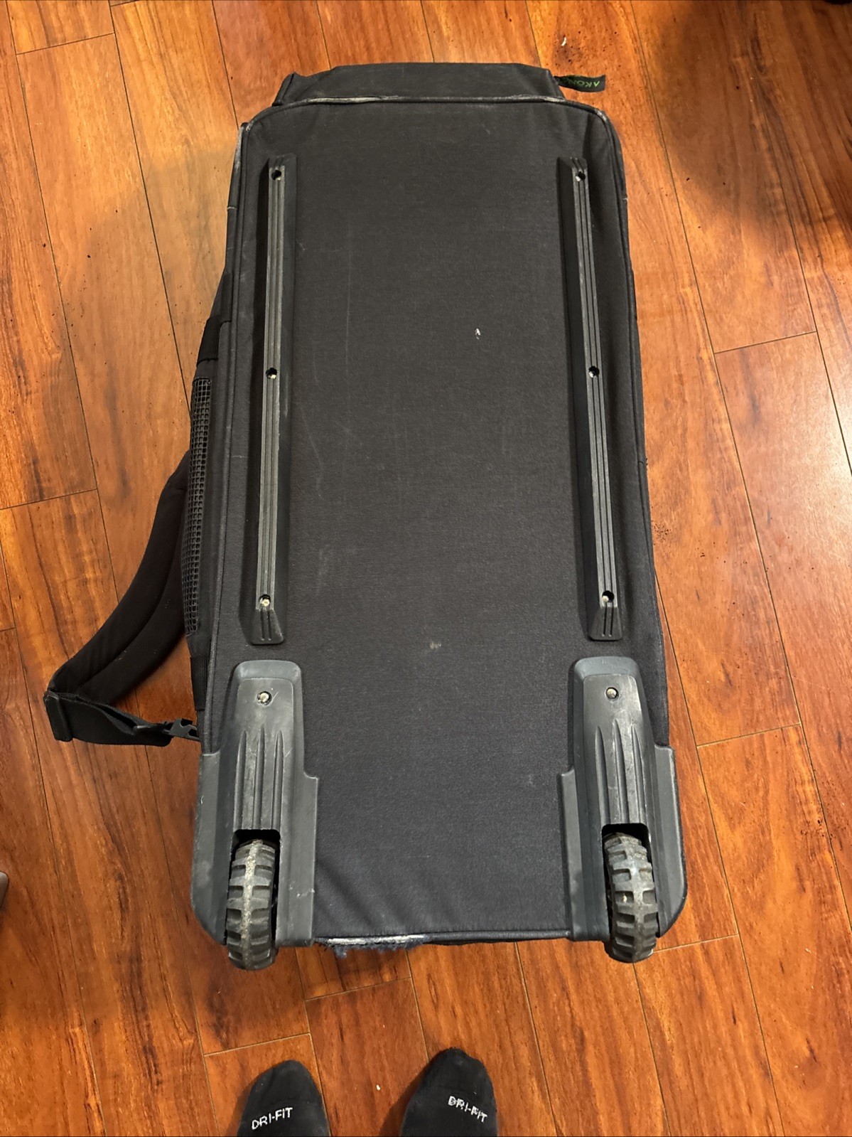 AKONA Adventure Gear Travel Scuba Dive Roller Bag BLACK 34″ x 15″ x 16″ READ!