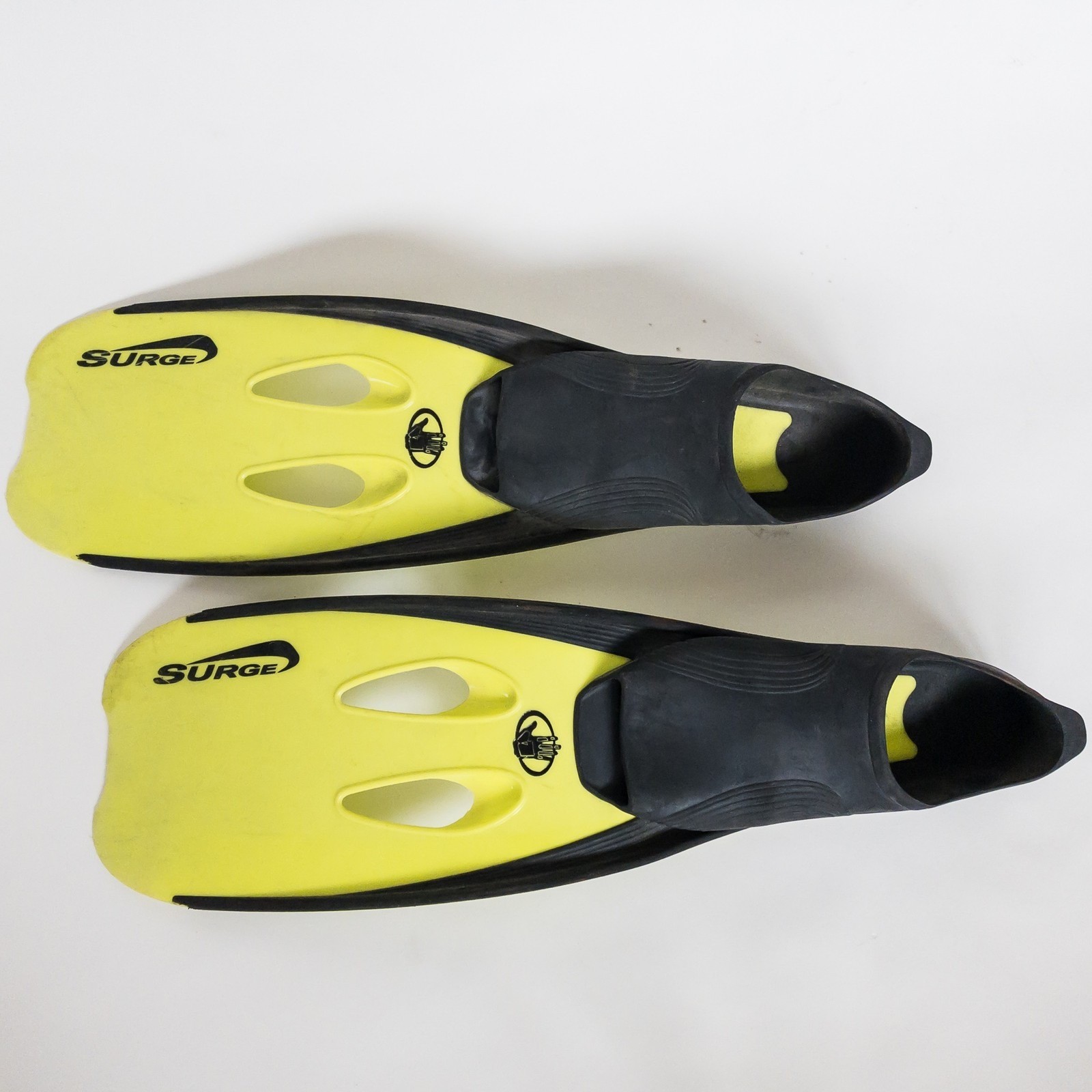 SURGE Body Glove Swim Fins Yellow Black Snorkel Scuba Size 3-4 36-37