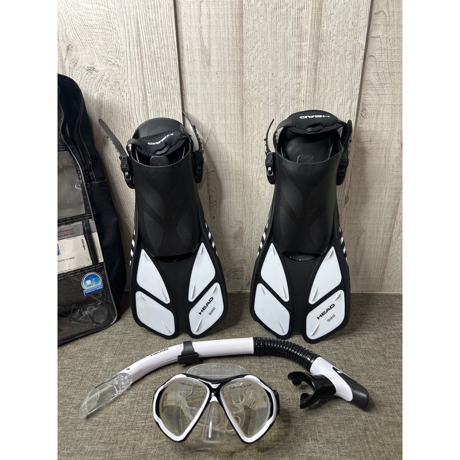 HEAD Quest Adult Silicone Snorkeling Set Black White Mask Fins Snorkel Bag L/XL