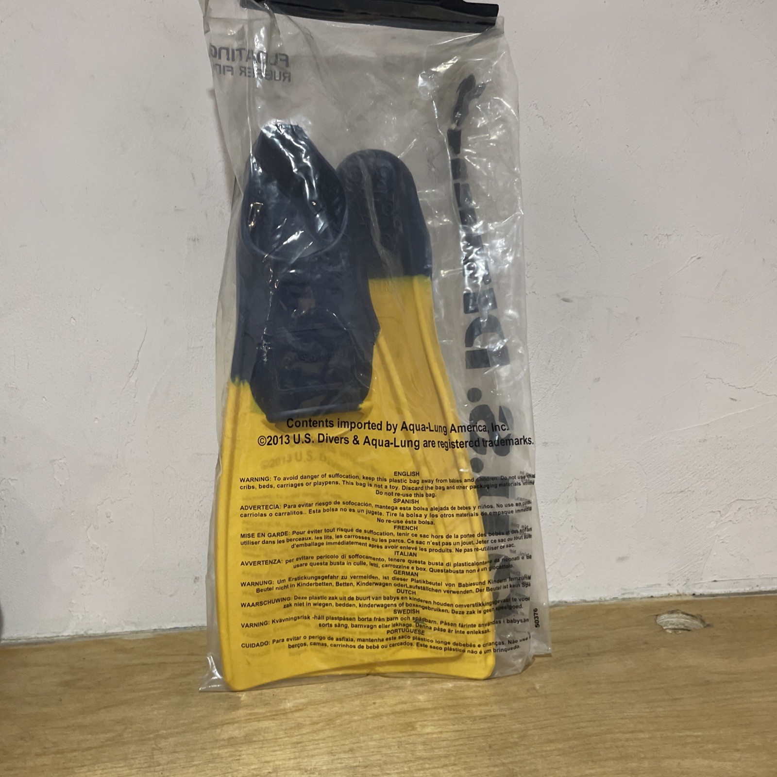 US Divers Sea Lion Floating Rubber Fins size JR Medium