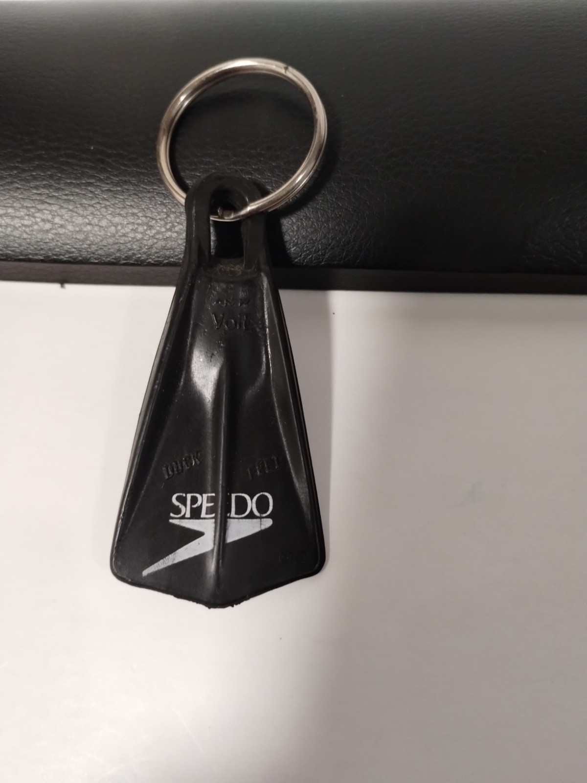 Speedo Mini Fin Scuba Diving KeyChain BLACK FLIPPER