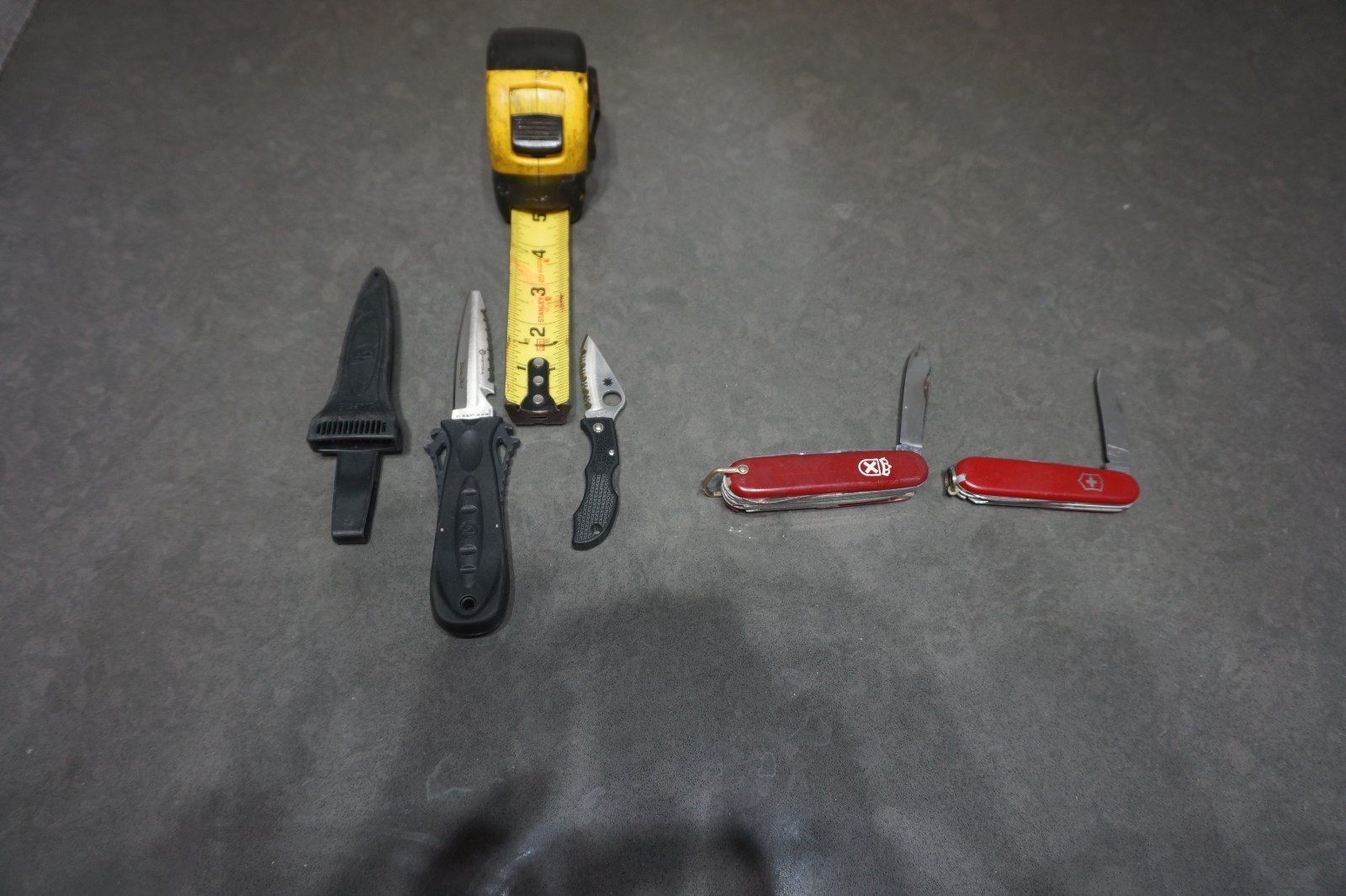 Wenoka deep sea, Spyderco V8-10 and more Knife job lot!!!