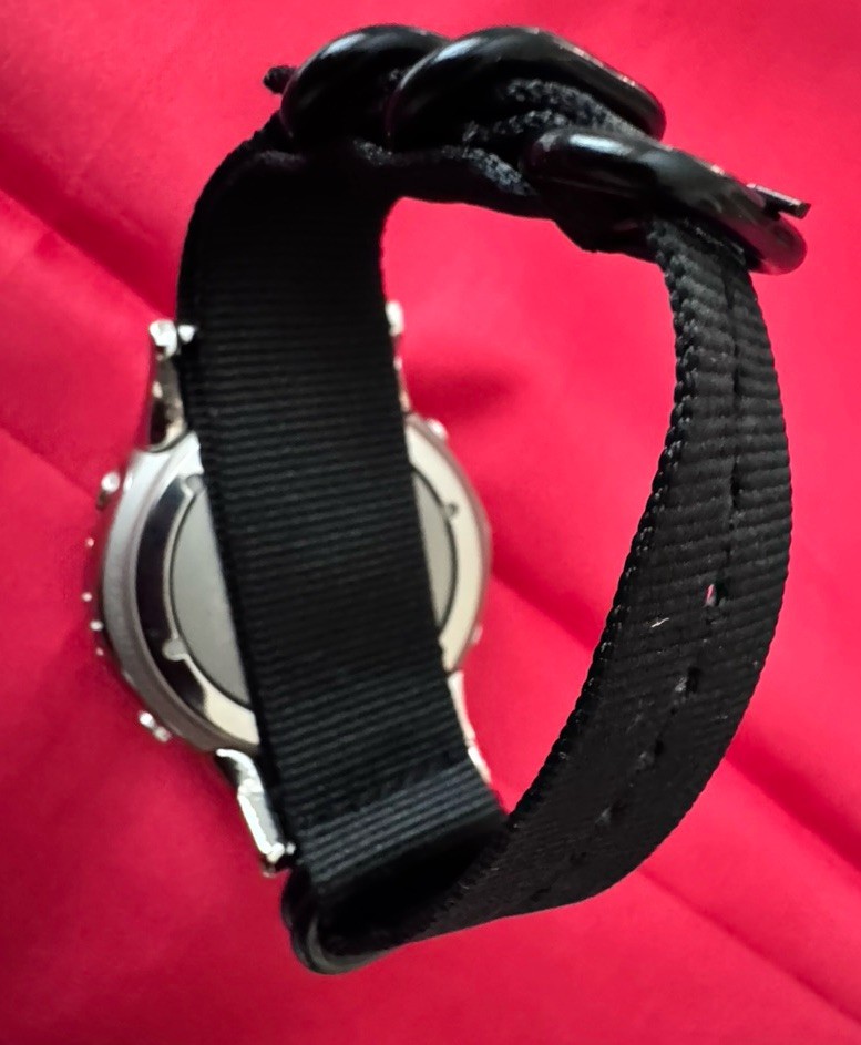 SUUNTO SCUBA D9 WRIST COMPUTER WITH FRESH BATTERY AND NEW CUSTOM WATCH BAND!