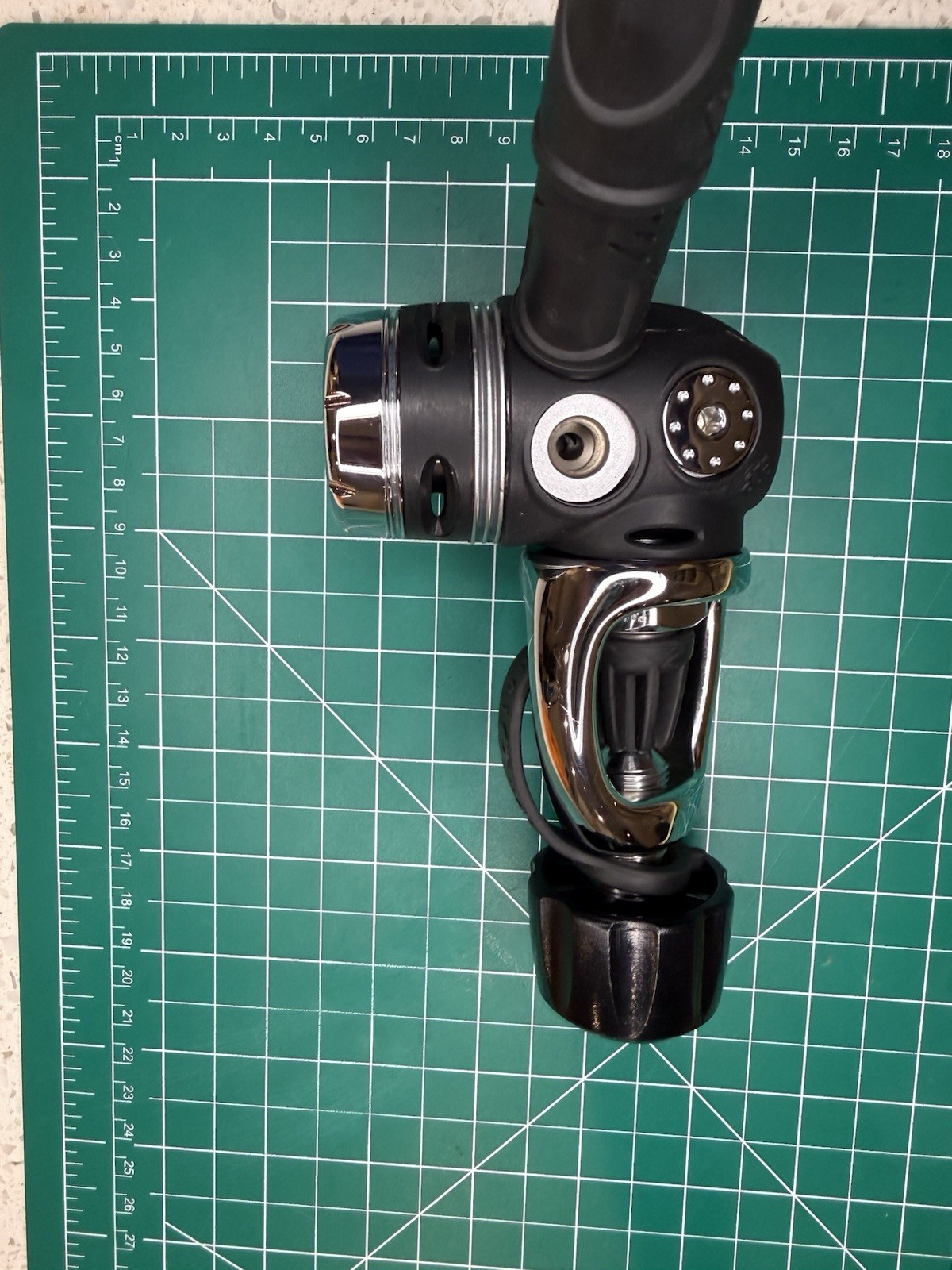 Aqua Lung Legend Scuba Diving Regulator- Yoke- Very Clean