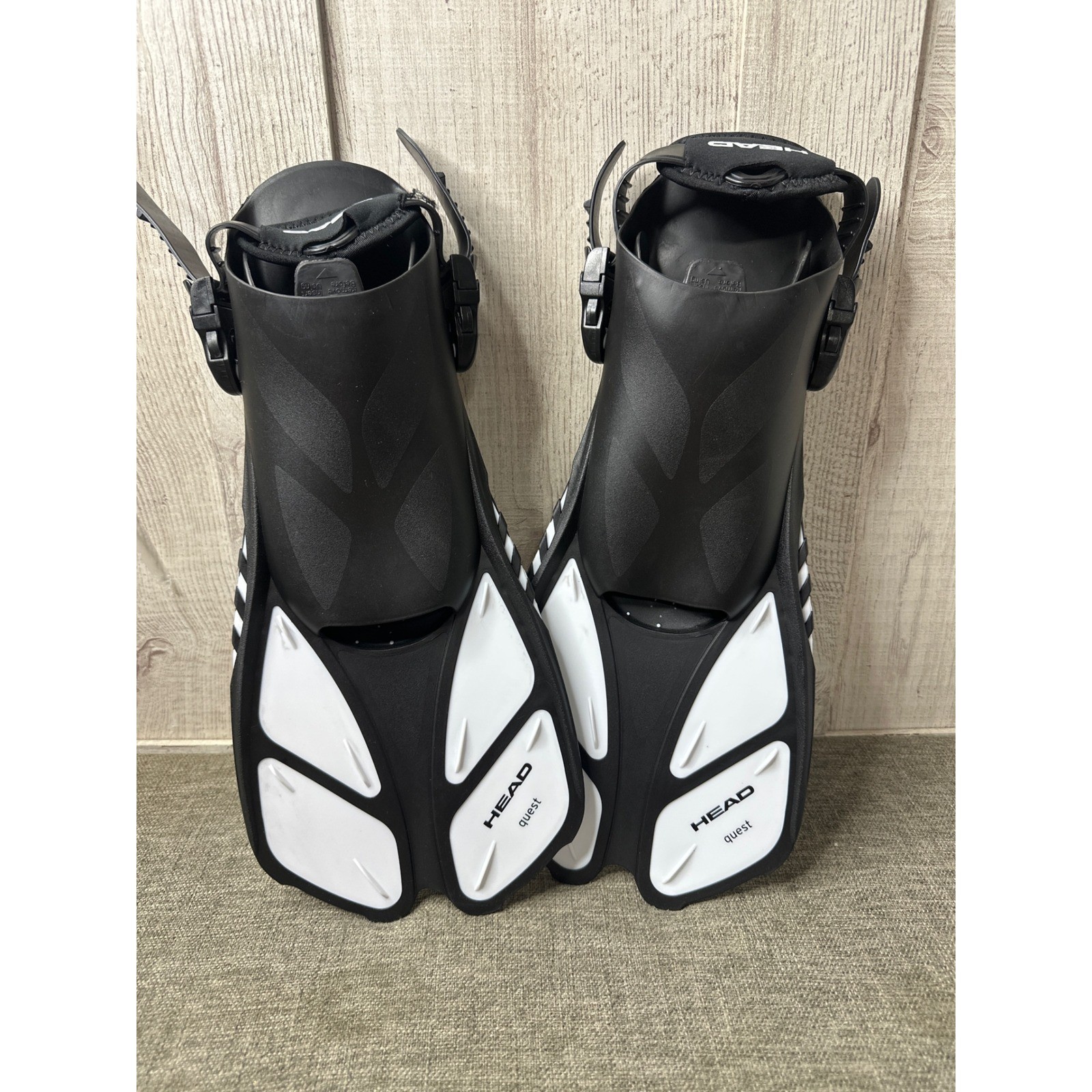 HEAD Quest Adult Silicone Snorkeling Set Black White Mask Fins Snorkel Bag L/XL