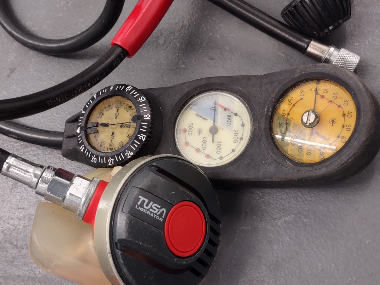 TUSA Scuba Regulator Set with Gauges Mouthpieces TR-46015