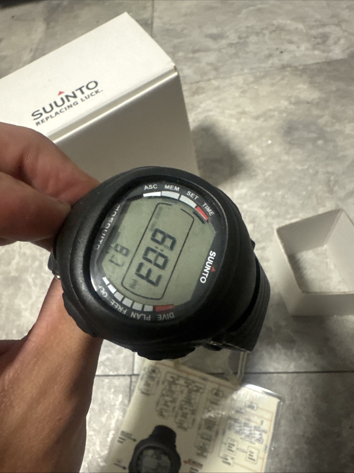 SUUNTO MOSQUITO DIVE COMPUTER WATCH- USED.