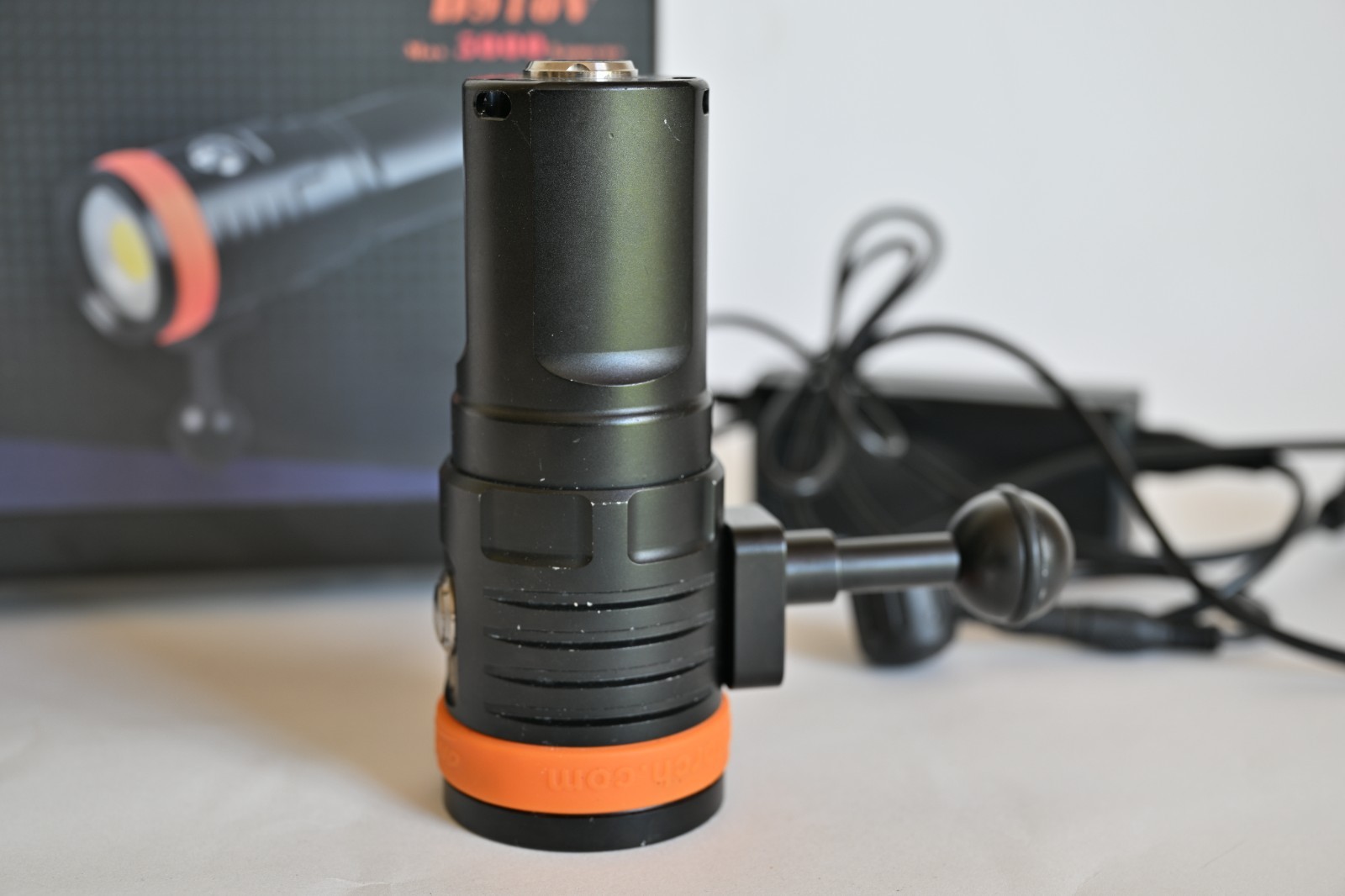 OrcaTorch D910V 5000 Lumens Video Light