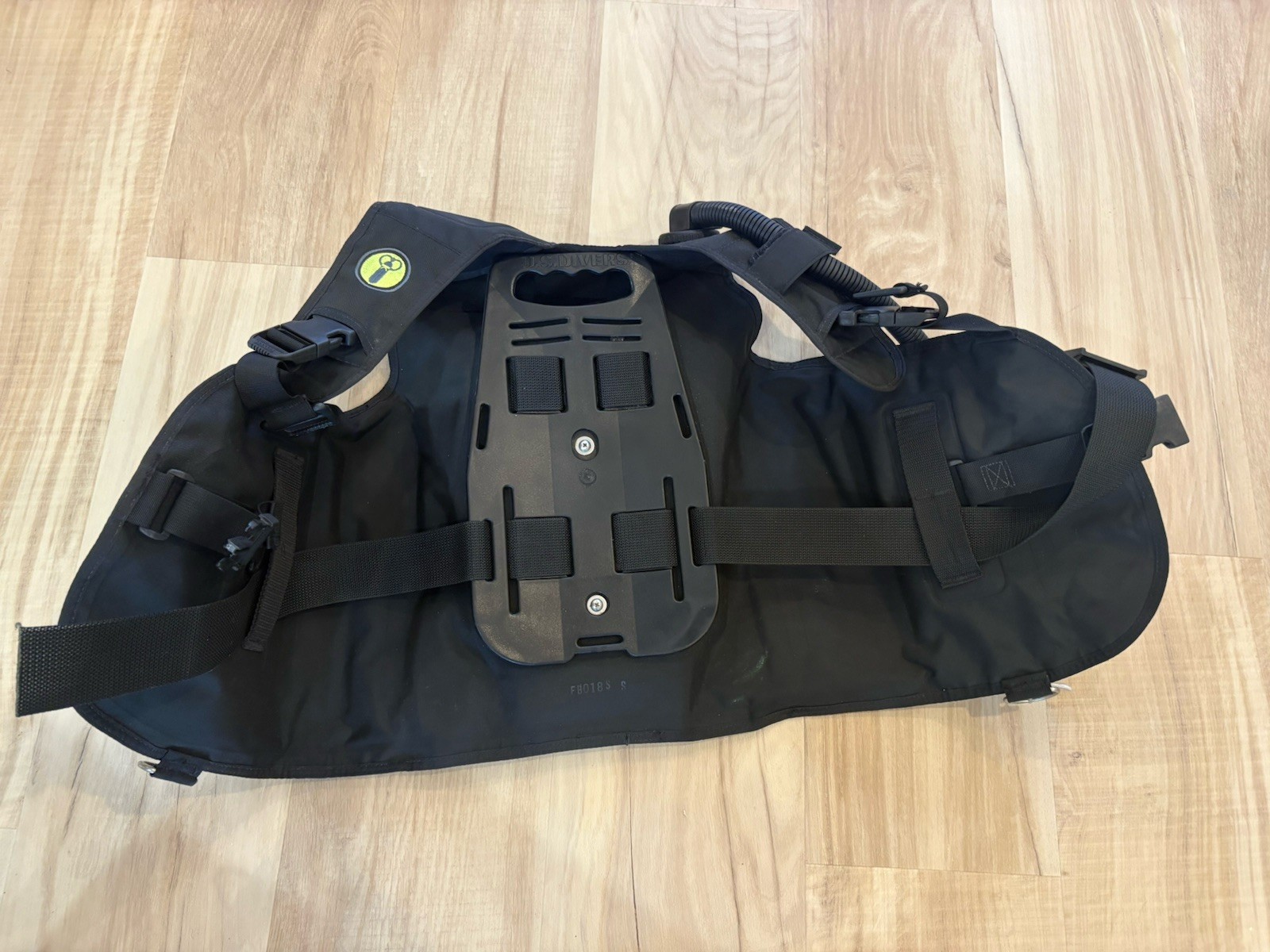 Us Diver BCD Size Small Sonic 1 black And Yellow. Excellent Condition