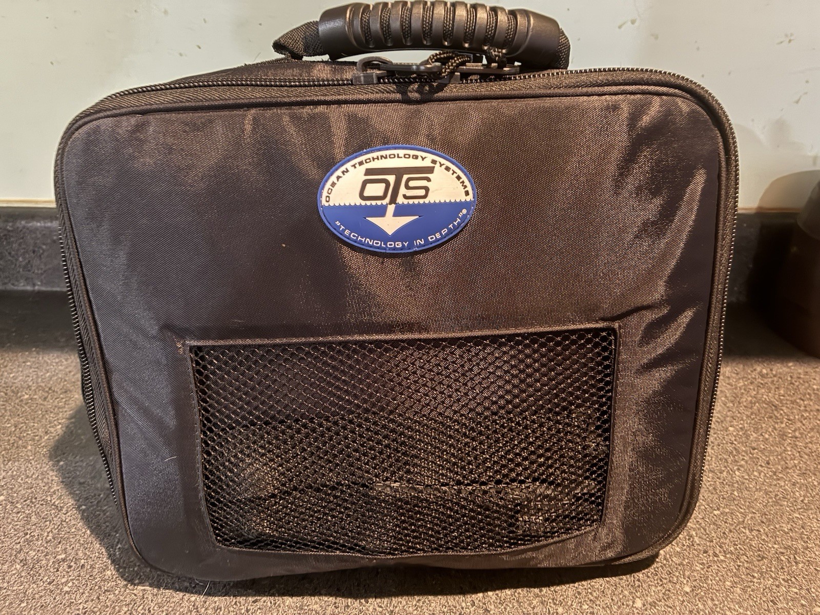 OTS Aquacom SSB-2010 4-Channel Underwater Transceiver for Scuba Diving with Case