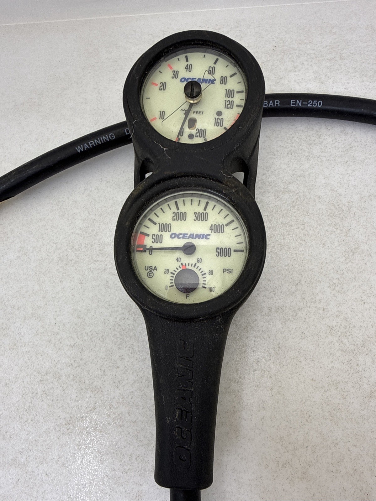 Oceanic 5000 PSI SPG Submersible Pressure Gauge + Thermometer & 200ft Depth Puck