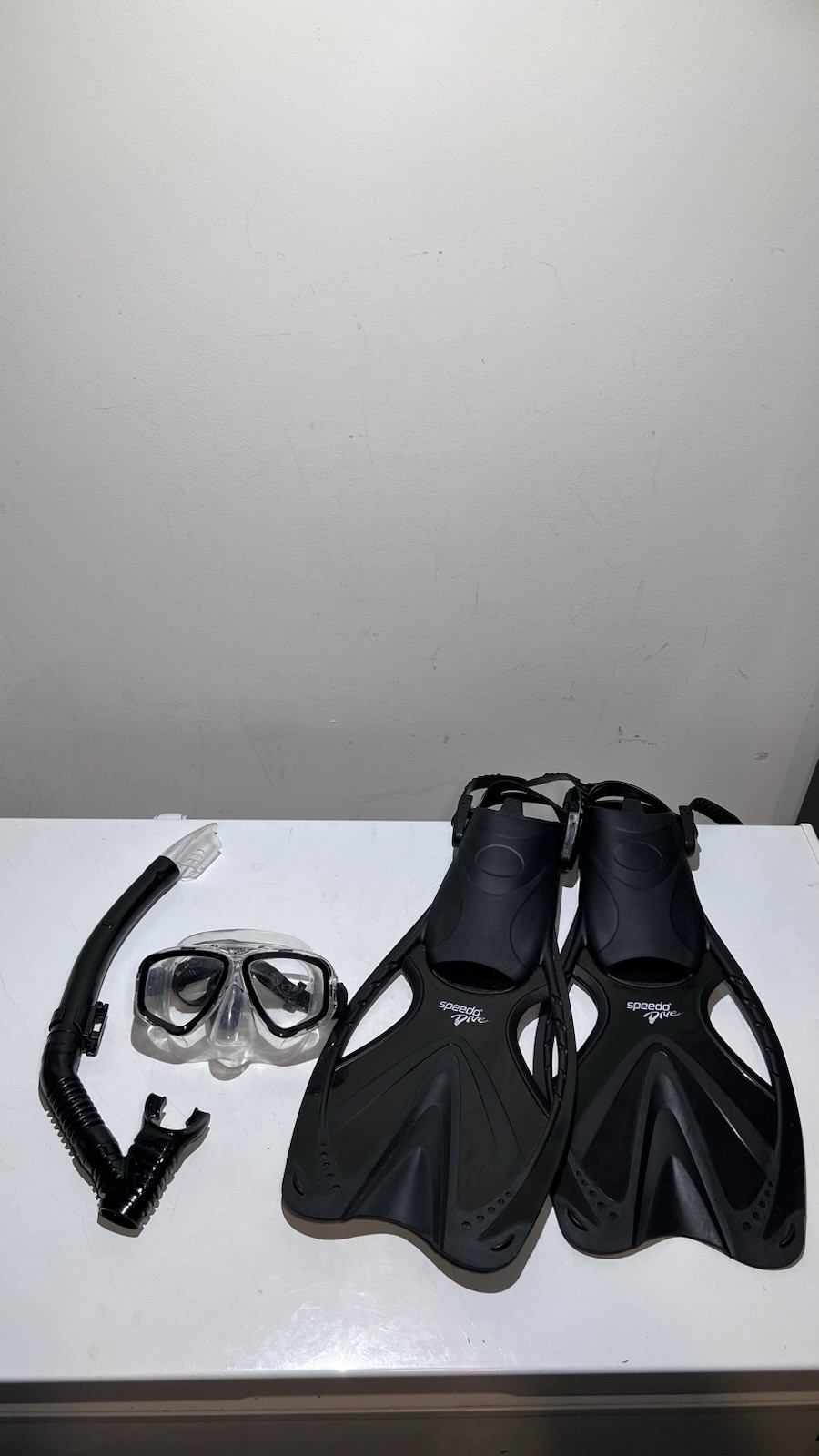 Speedo Dive Snorkel Set (Fins, Mask and Snorkel) Small/Med 6-8 Used