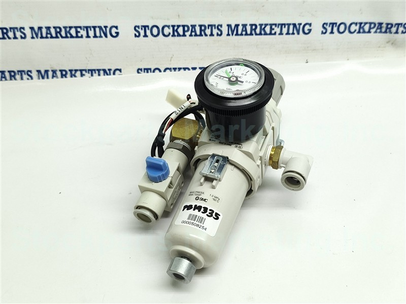 SMC AW30-03B-2-D AW3003B2D Pressure Regulator w/ Gauge Fast Shipping