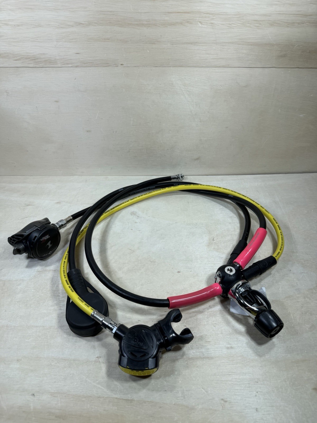Aqua Lung Titan Scuba Regulator Set Yoke Octopus XS Gauge UNTESTED