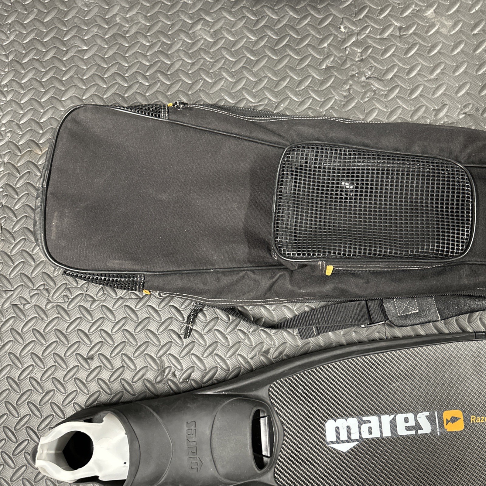 Mares Razor Carbon Full Foot Dive Fins Size 43-44 Freedive Spearfishing