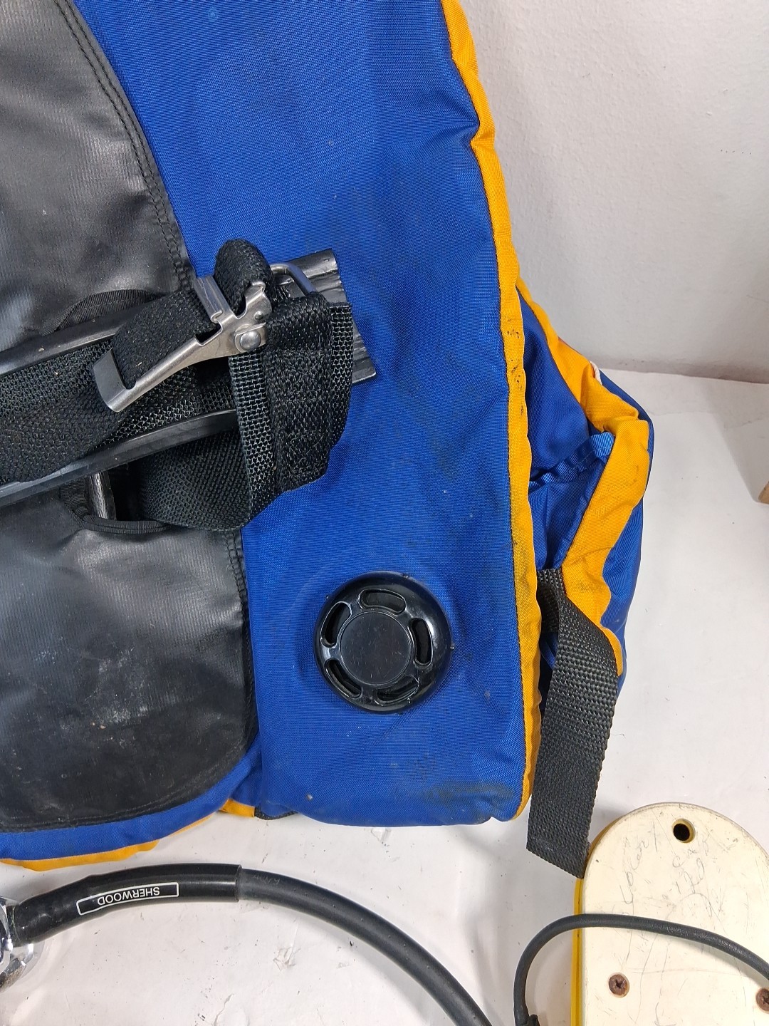 Sea Quest Scuba Diving Adult Regular Size Vest **USED* TDGB