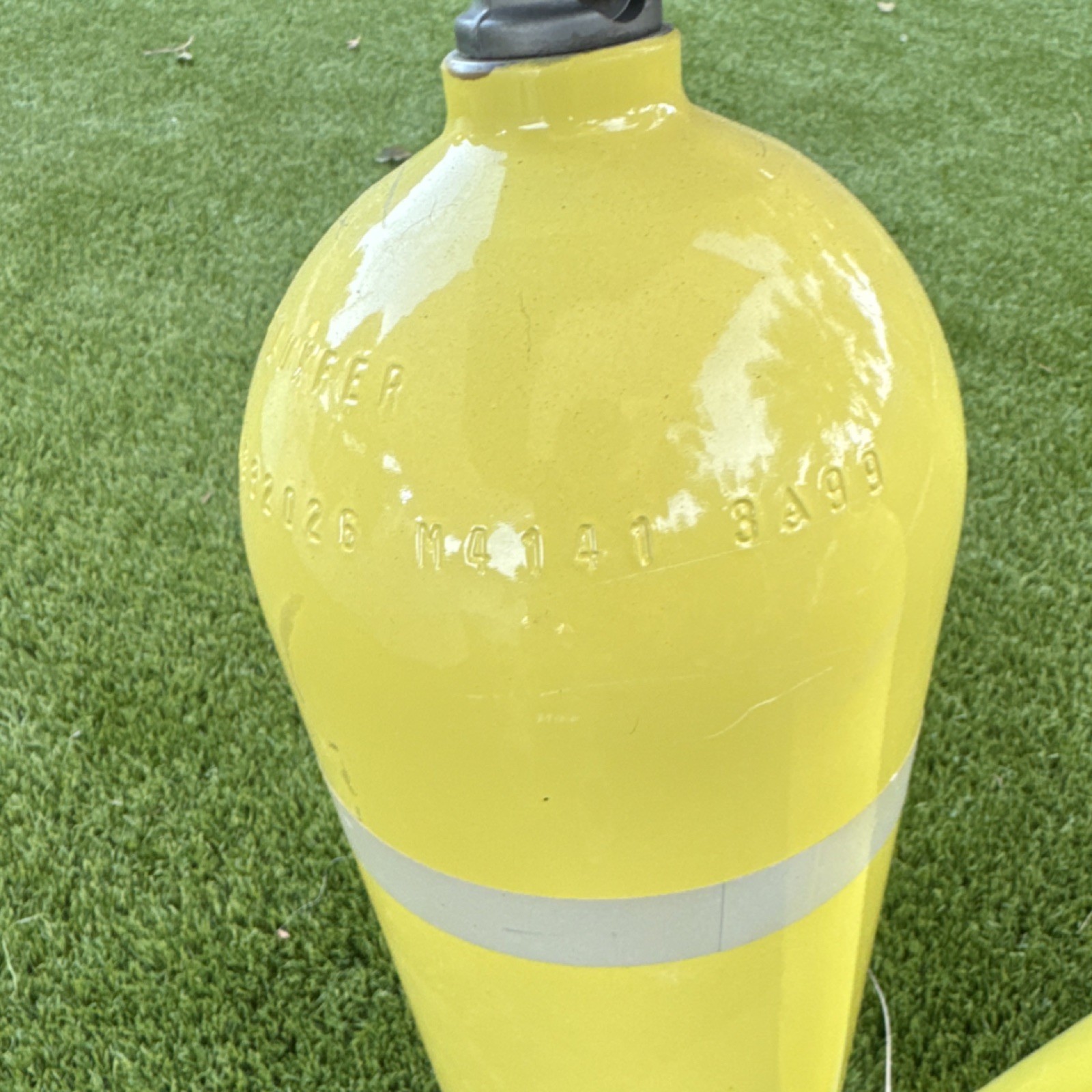Dräger Luxfer ALM 655 Pair of Yellow Aluminum Scuba Tanks 3AL2216