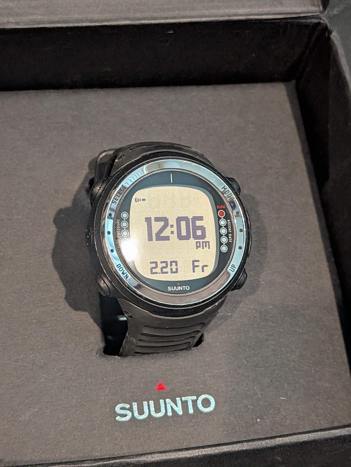 Barely Used Suunto D4I Novo 44mm Dive Computer, Black, With Screen Protector
