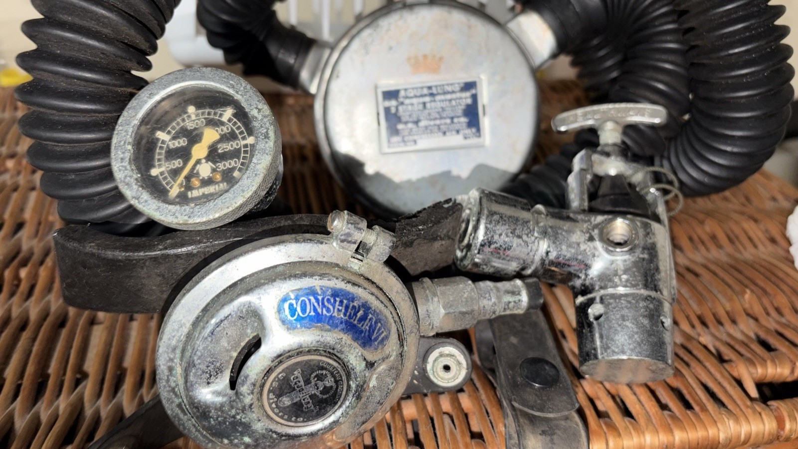 Aqua-Lung Aqua-Master Rare, Vintage 2-Stage Regulator w/ Hoses, Gauge, Conshelf!