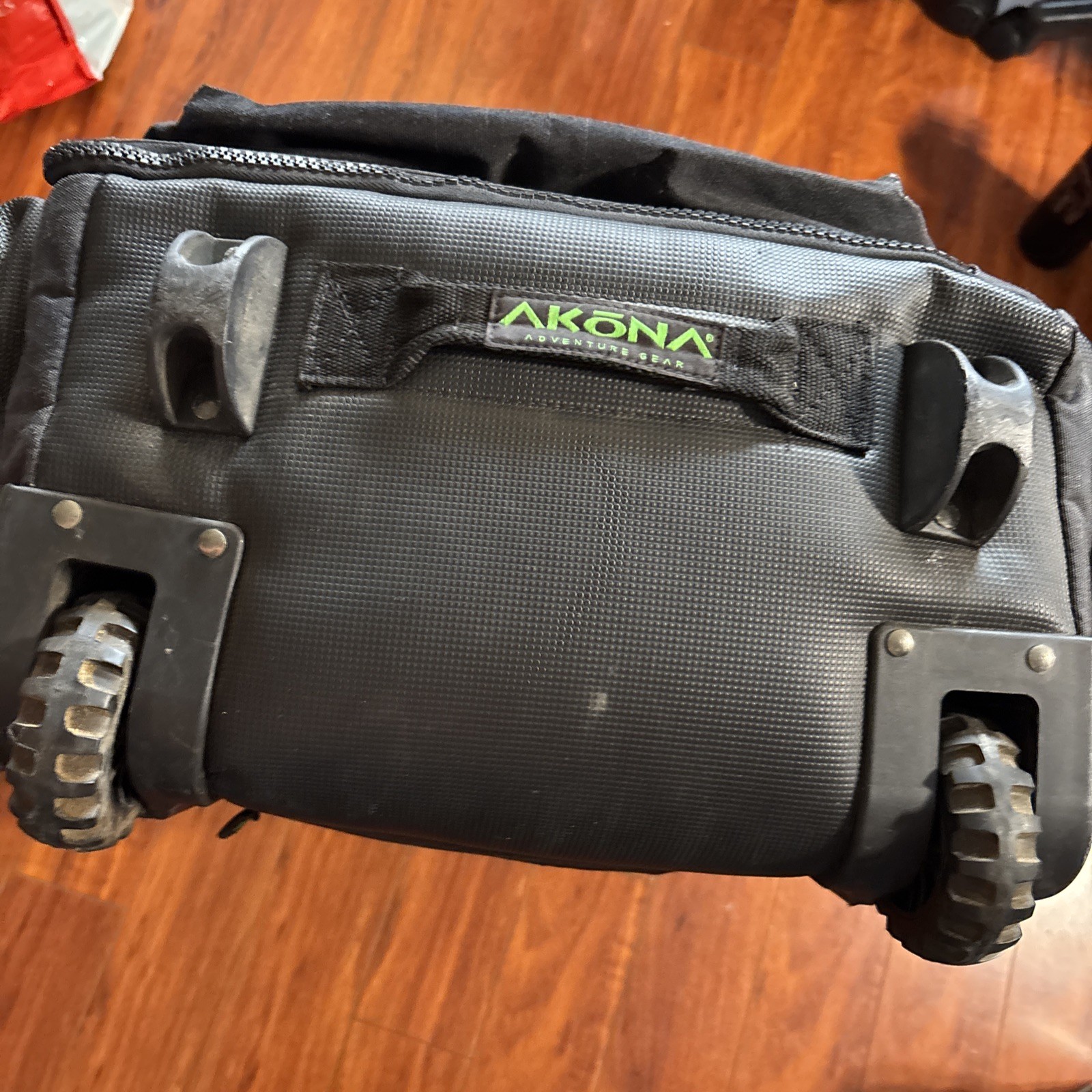 Akona Adventure Gear 32x21x14 XL Travel Dive Scuba Roller Bag Pack 150L AKB142
