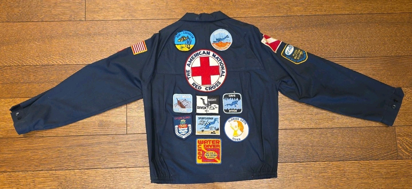 VTG Men Jacket M Scuba Cave Night Skin Diving Ship Wreck Patches Red Cross NASDS