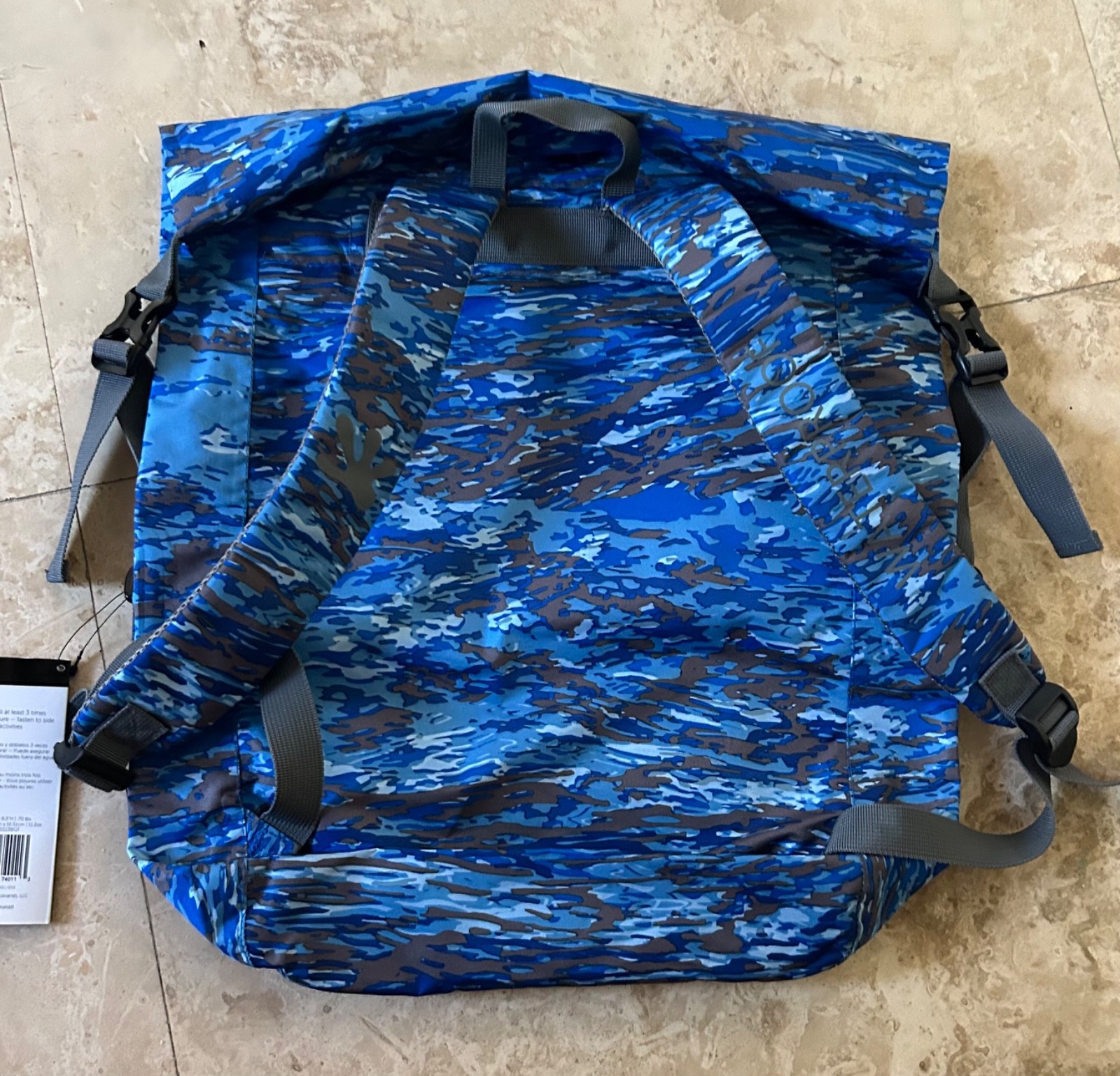 NEW Geckobrands Endeavor Waterproof Backpack Ocean Geckoflage