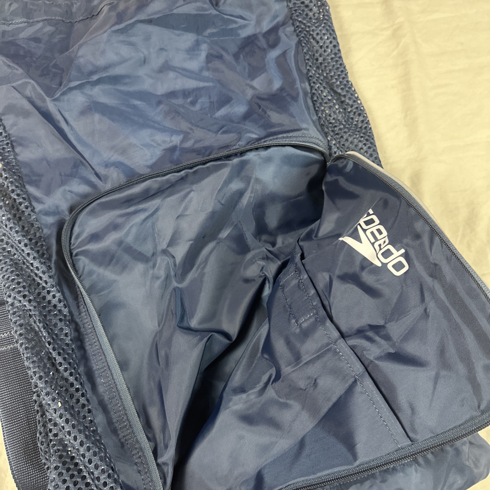 Speedo Backpack Ventilation Mesh Swim Equipment Bag – 24″ x 18″ Blue