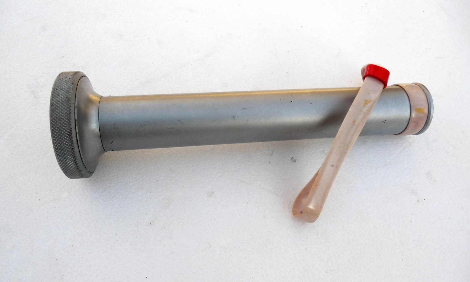 1960’s US DIVERS NAVY AQUALUX UNDERWATER D CELL FLASH LIGHT – NEW OLD STOCK