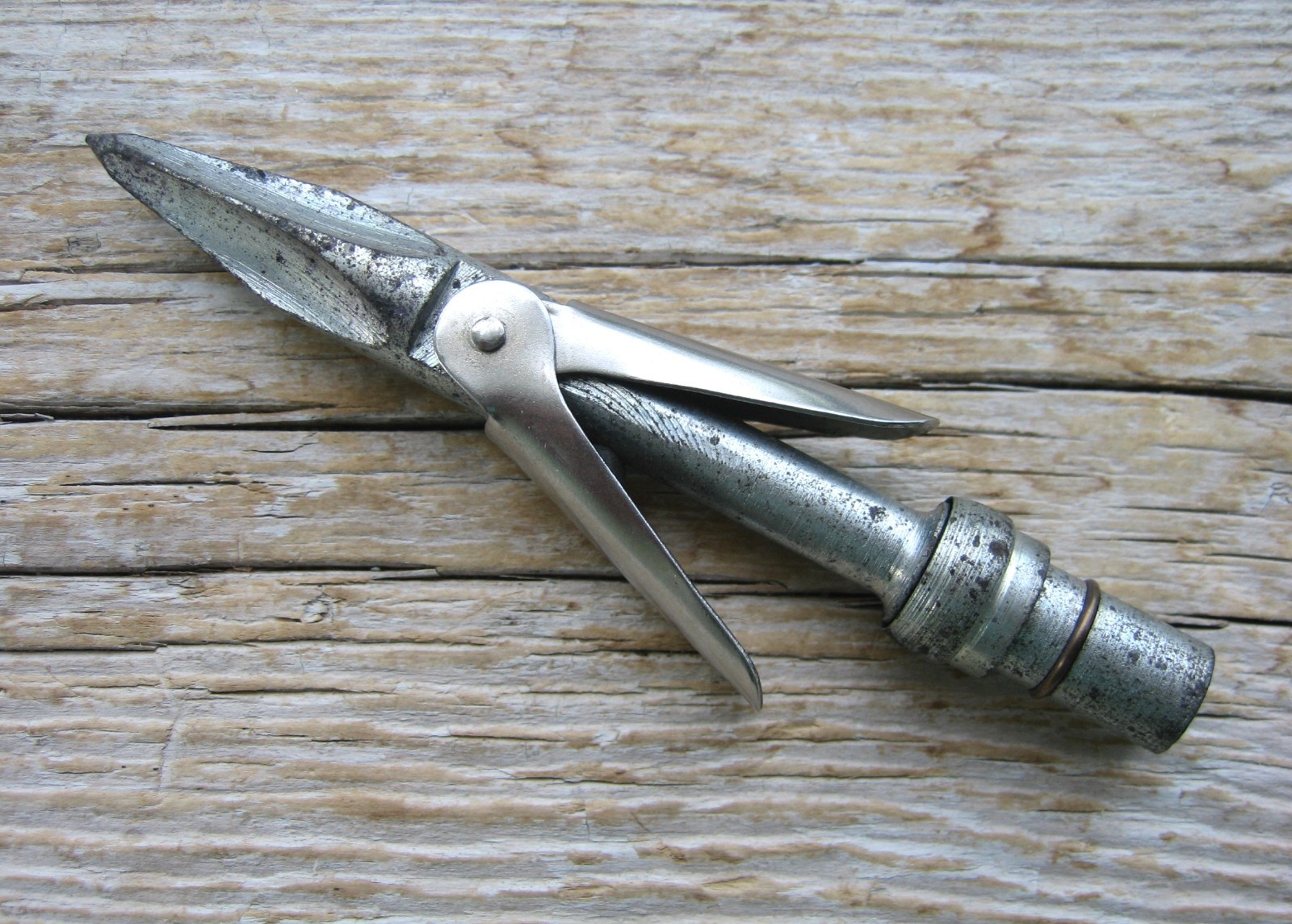 Vintage 1980s Scuba Diver 4″ Metal Spear Gun Tip w/ 2 Toggle Prongs Used 007